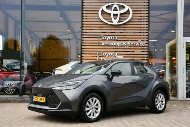 Toyota C-HR (2024) thumbnail 1