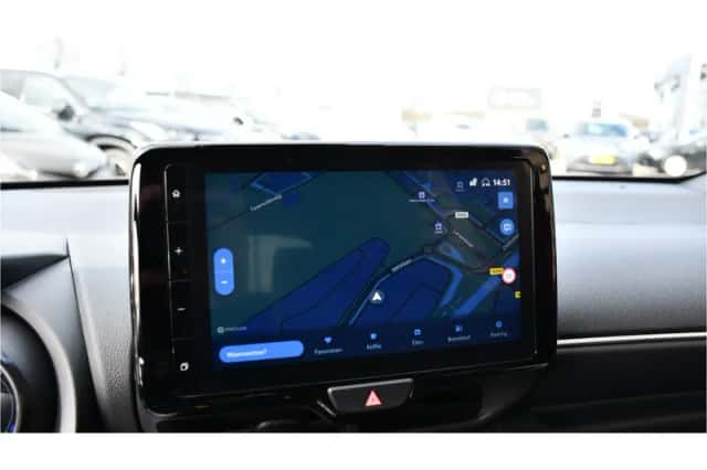 Toyota Yaris (2023) thumbnail 2