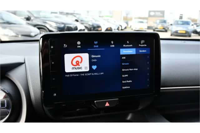 Toyota Yaris (2023) thumbnail 4