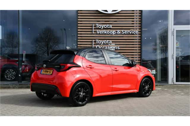 Toyota Yaris (2023) thumbnail 5