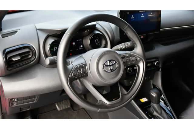 Toyota Yaris (2023) thumbnail 6
