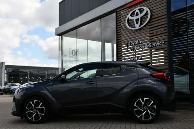 Toyota C-HR (2018) thumbnail 5
