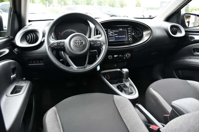 Toyota Aygo X (2022) thumbnail 2
