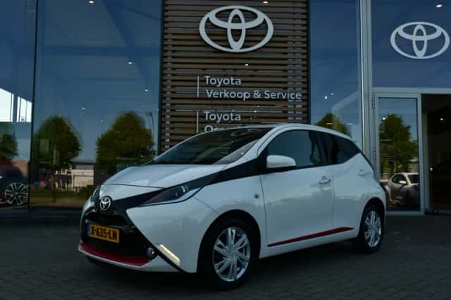Toyota Aygo (2014) thumbnail 1