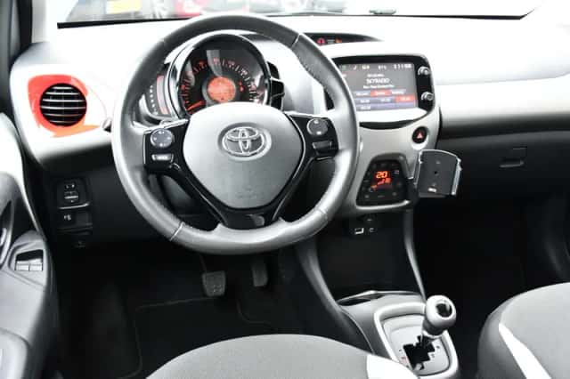 Toyota Aygo (2014) thumbnail 2