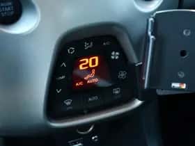 Toyota Aygo (2014) thumbnail 14