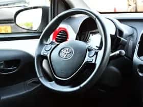 Toyota Aygo (2014) thumbnail 21
