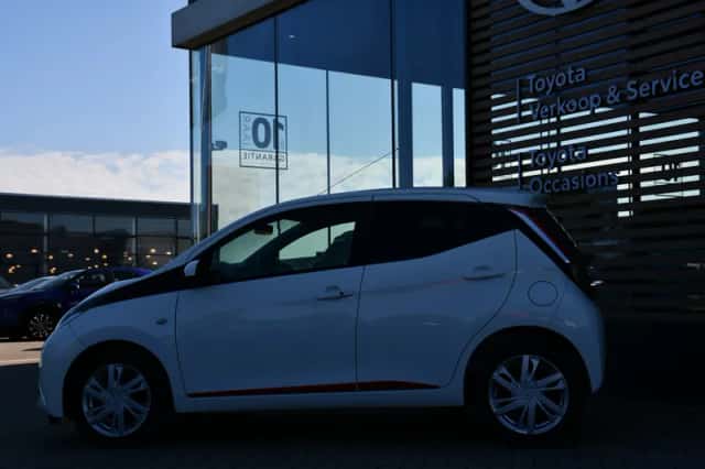 Toyota Aygo (2014) thumbnail 5