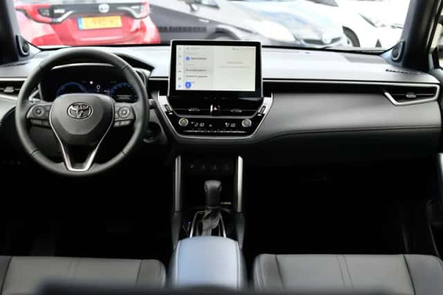 Toyota Corolla (2025) thumbnail 2