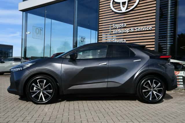 Toyota C-HR (2026) thumbnail 5