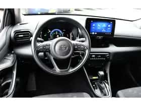 Toyota Yaris (2025) thumbnail 2