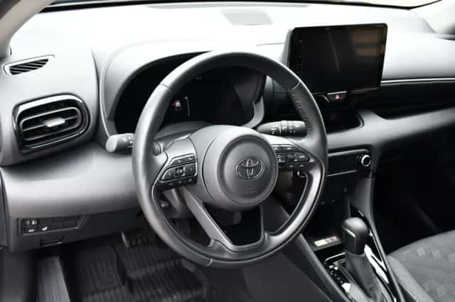 Toyota Yaris (2025) thumbnail 2