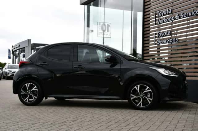 Toyota Yaris (2025) thumbnail 3