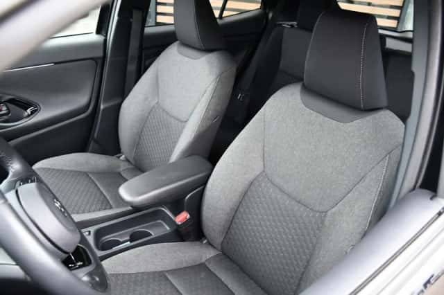 Toyota Yaris Cross (2025) thumbnail 2