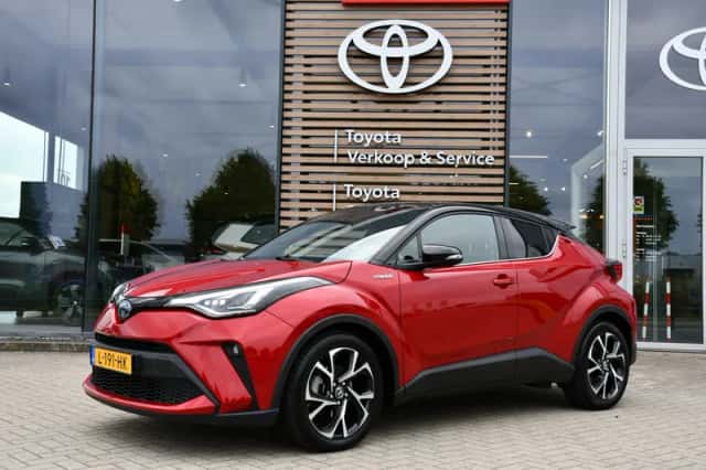 Toyota C-HR (2021) thumbnail 1