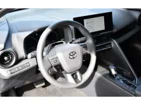 Toyota C-HR (2026) thumbnail 25