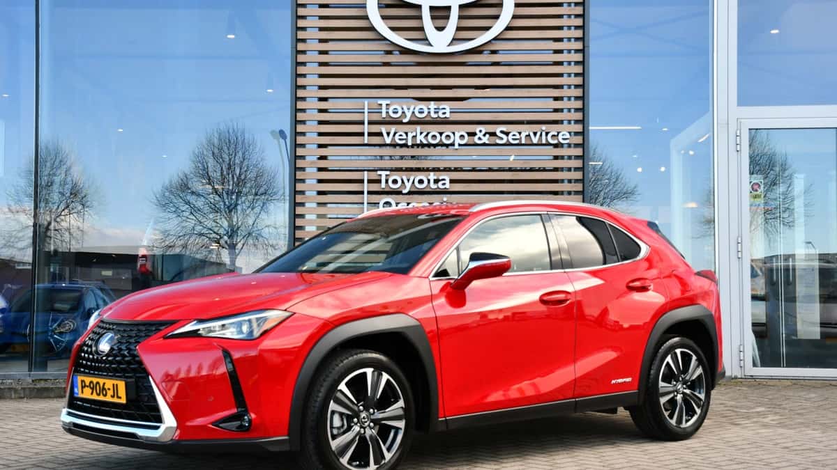 Lexus UX (2022) — foto 1
