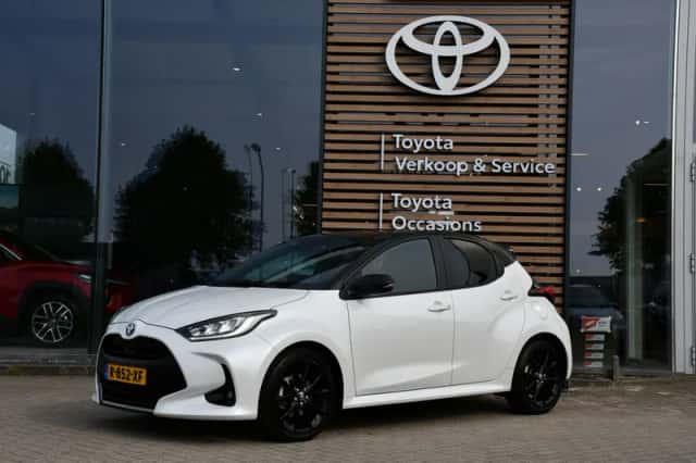 Toyota Yaris (2022) thumbnail 1