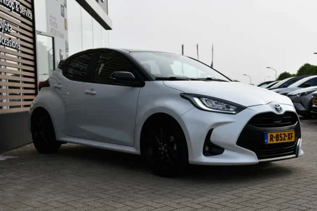 Toyota Yaris (2022) thumbnail 5