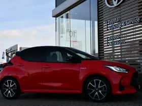Toyota Yaris (2021) thumbnail 3