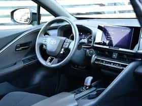Toyota C-HR (2025) thumbnail 11