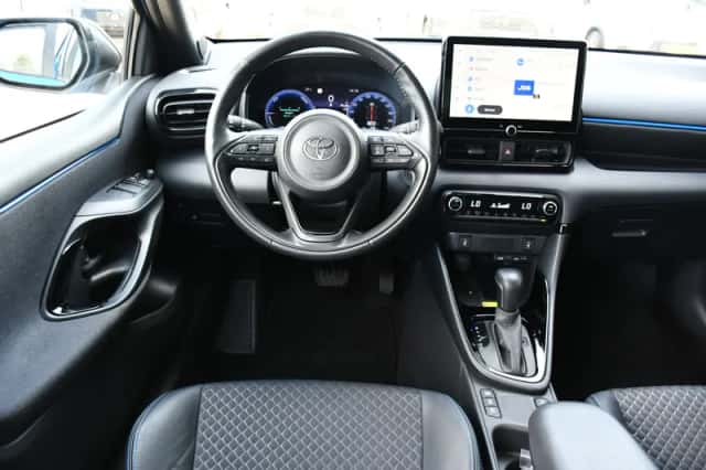 Toyota Yaris (2024) thumbnail 2