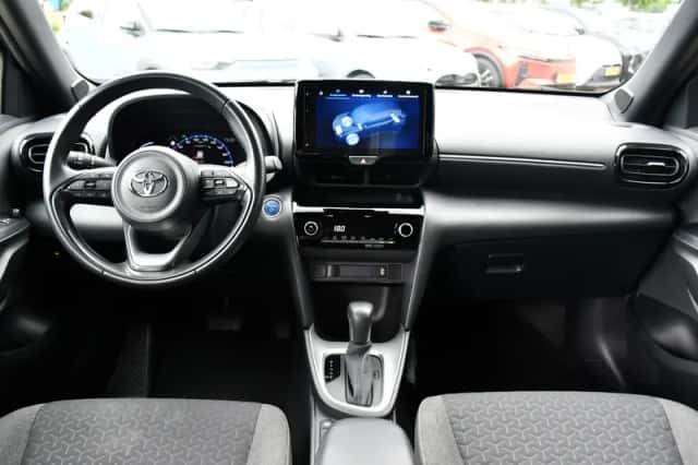 Toyota Yaris Cross (2022) thumbnail 2