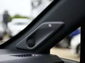Toyota RAV4 (2024) thumbnail 4