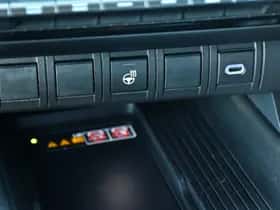 Toyota C-HR (2025) thumbnail 15