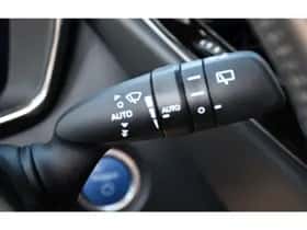 Toyota Corolla thumbnail 6