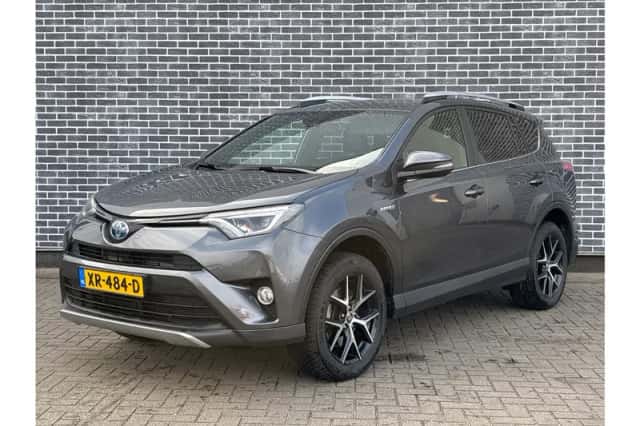Toyota RAV4 (2017) thumbnail 1