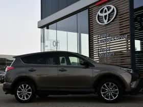 Toyota RAV4 (2016) thumbnail 3