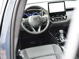 Toyota Corolla (2025) thumbnail 2