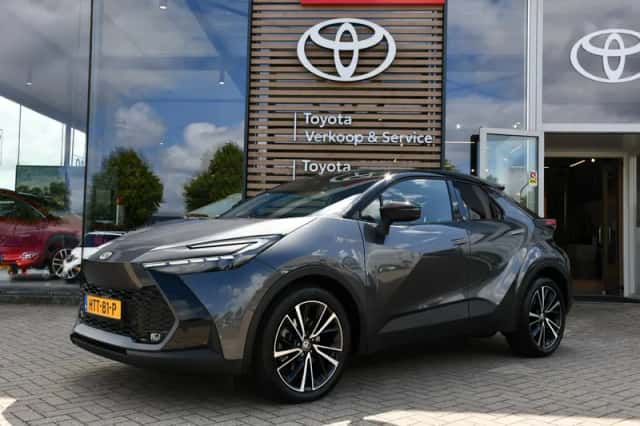 Toyota C-HR (2025) thumbnail 1