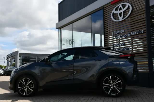 Toyota C-HR (2025) thumbnail 5
