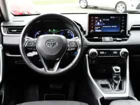 Toyota RAV4 (2021) thumbnail 2