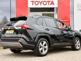 Toyota RAV4 (2021) thumbnail 4