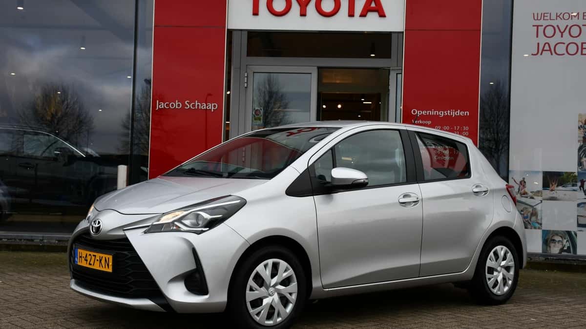 Toyota Yaris (2020) — foto 1