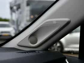 Toyota RAV4 (2021) thumbnail 2