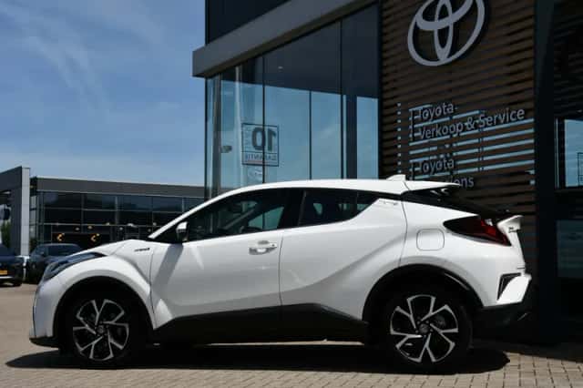 Toyota C-HR (2021) thumbnail 5