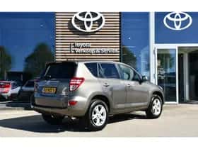 Toyota RAV4 (2009) thumbnail 4