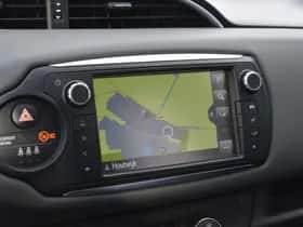 Toyota Yaris (2017) thumbnail 9