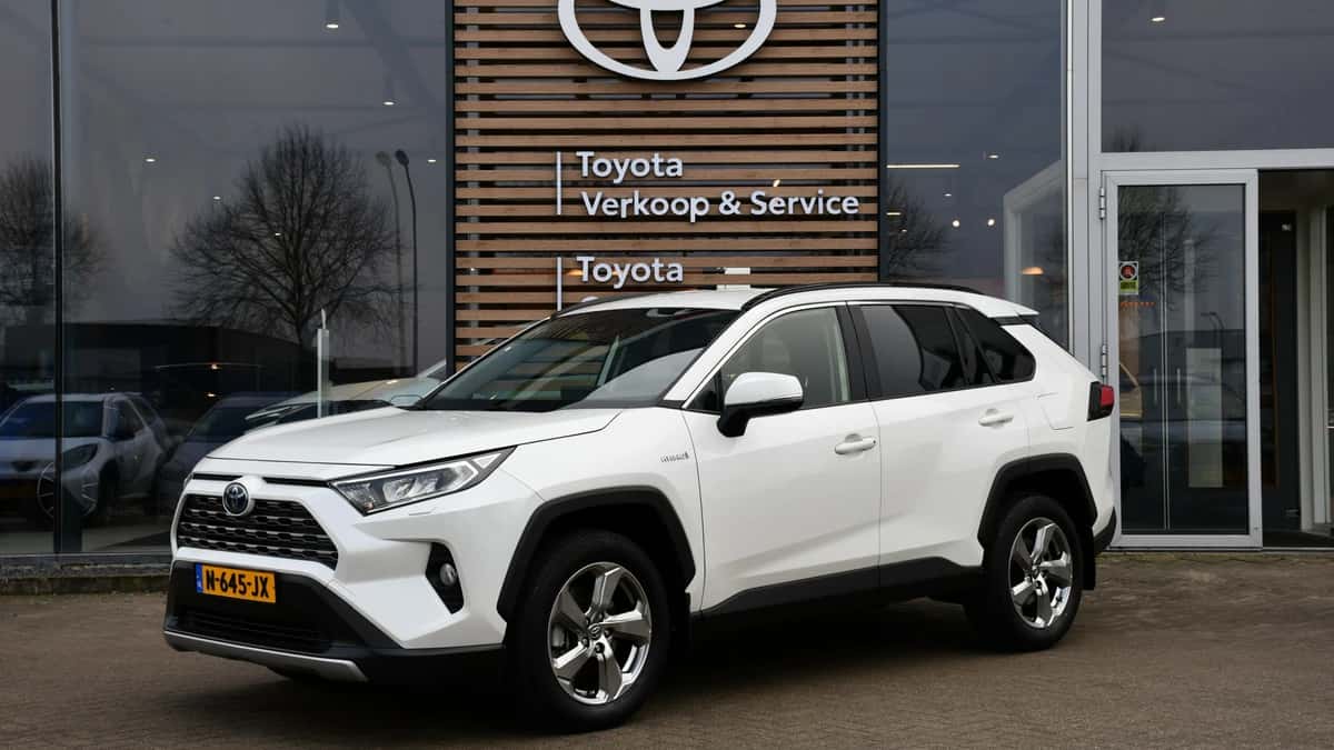 Toyota RAV4 (2021) — foto 1