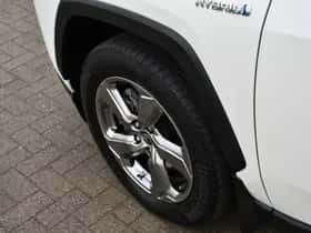 Toyota RAV4 (2021) thumbnail 16