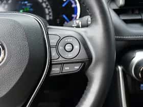 Toyota RAV4 (2021) thumbnail 17