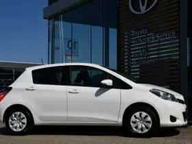 Toyota Yaris (2012) thumbnail 5