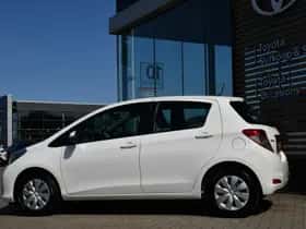 Toyota Yaris (2012) thumbnail 7