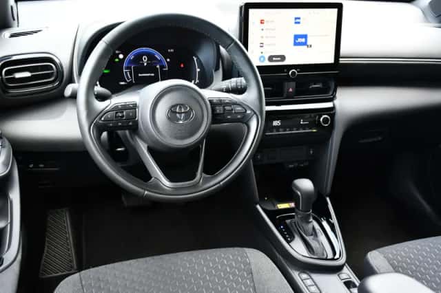 Toyota Yaris Cross (2025) thumbnail 2