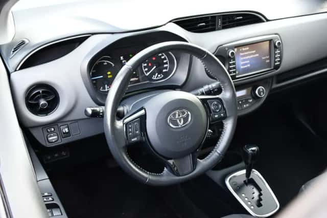 Toyota Yaris (2019) thumbnail 4