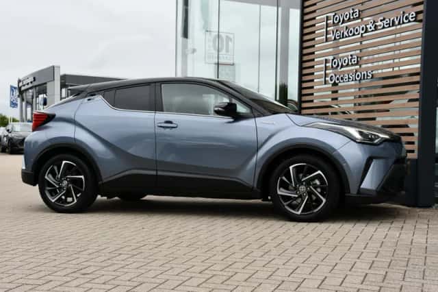 Toyota C-HR (2020) thumbnail 6